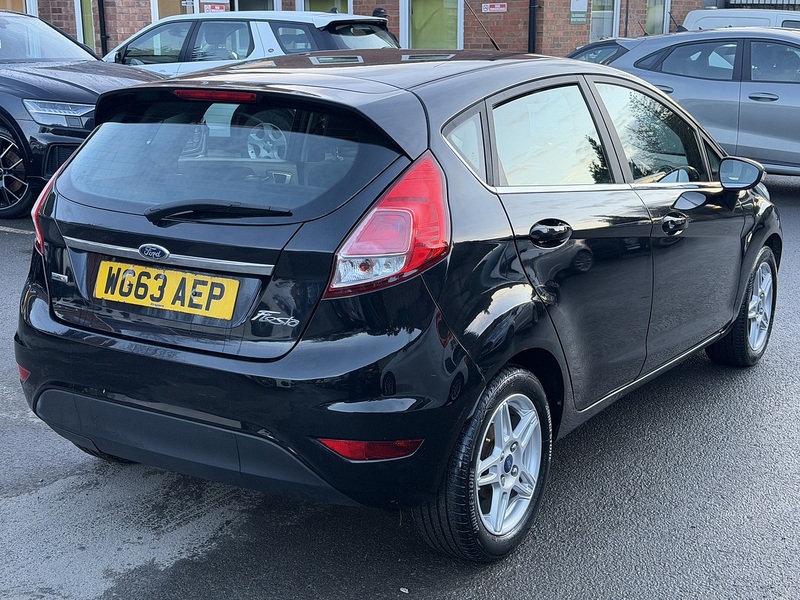 Ford Fiesta 1.0T EcoBoost Zetec Hatchback 5dr Petrol Manual Euro 5 (s/s) (100 ps) - U2279
