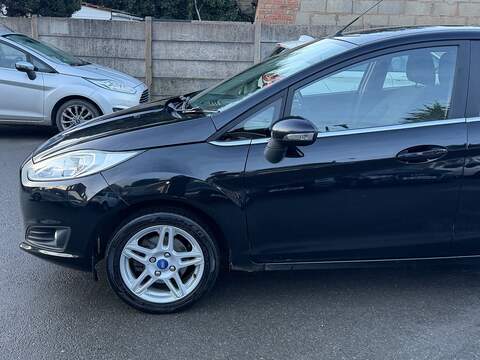 Ford Fiesta 1.0T EcoBoost Zetec Hatchback 5dr Petrol Manual Euro 5 (s/s) (100 ps) - U2279