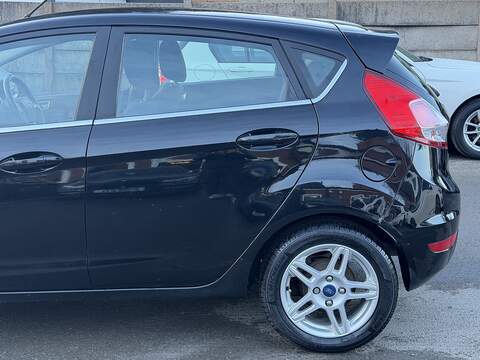 Ford Fiesta 1.0T EcoBoost Zetec Hatchback 5dr Petrol Manual Euro 5 (s/s) (100 ps) - U2279