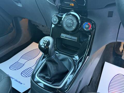 Ford Fiesta 1.0T EcoBoost Zetec Hatchback 5dr Petrol Manual Euro 5 (s/s) (100 ps) - U2279