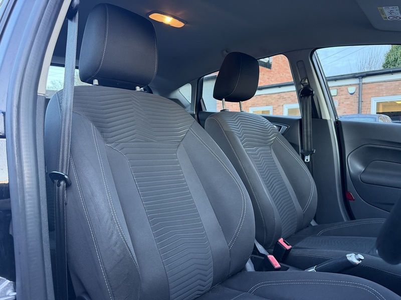 Ford Fiesta 1.0T EcoBoost Zetec Hatchback 5dr Petrol Manual Euro 5 (s/s) (100 ps) - U2279