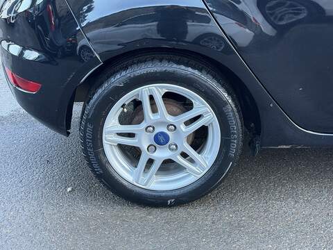 Ford Fiesta 1.0T EcoBoost Zetec Hatchback 5dr Petrol Manual Euro 5 (s/s) (100 ps) - U2279