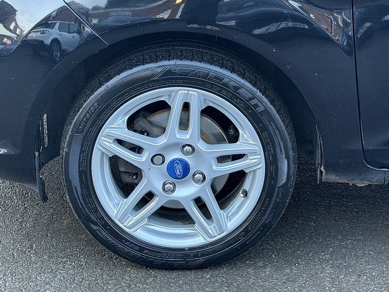 Ford Fiesta 1.0T EcoBoost Zetec Hatchback 5dr Petrol Manual Euro 5 (s/s) (100 ps) - U2279