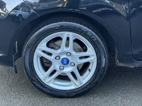 Ford Fiesta 1.0T EcoBoost Zetec Hatchback 5dr Petrol Manual Euro 5 (s/s) (100 ps) - U2279