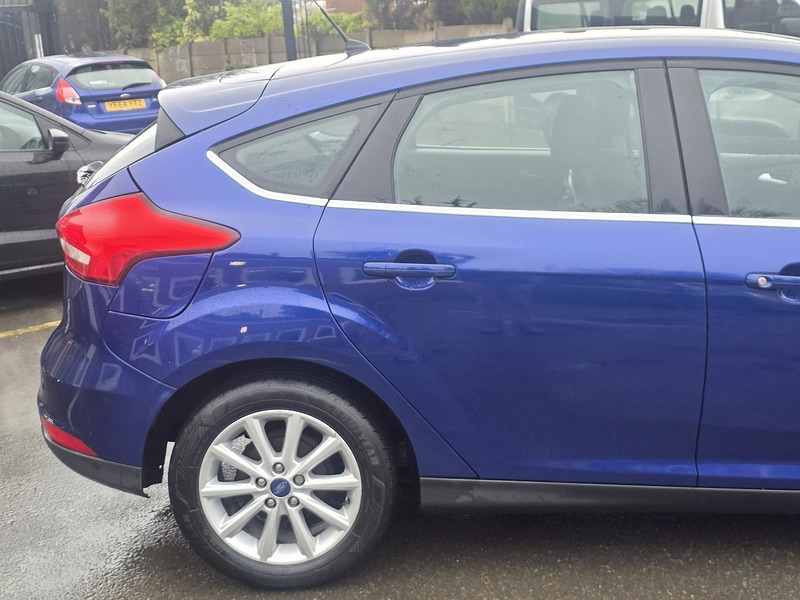 Ford Focus 1.0T EcoBoost Titanium Hatchback 5dr Petrol Auto Euro 6 (s/s) (125 ps) - U2281