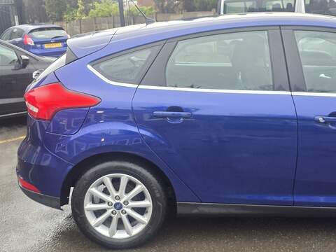 Ford Focus 1.0T EcoBoost Titanium Hatchback 5dr Petrol Auto Euro 6 (s/s) (125 ps) - U2281