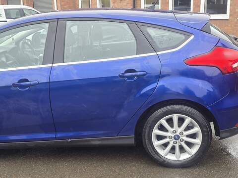 Ford Focus 1.0T EcoBoost Titanium Hatchback 5dr Petrol Auto Euro 6 (s/s) (125 ps) - U2281