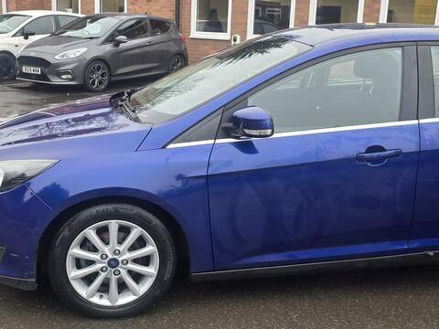 Ford Focus 1.0T EcoBoost Titanium Hatchback 5dr Petrol Auto Euro 6 (s/s) (125 ps) - U2281