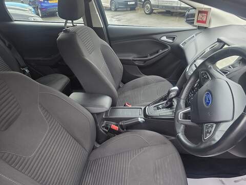 Ford Focus 1.0T EcoBoost Titanium Hatchback 5dr Petrol Auto Euro 6 (s/s) (125 ps) - U2281