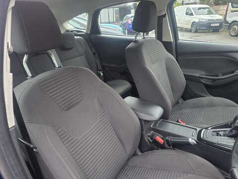 Ford Focus 1.0T EcoBoost Titanium Hatchback 5dr Petrol Auto Euro 6 (s/s) (125 ps) - U2281