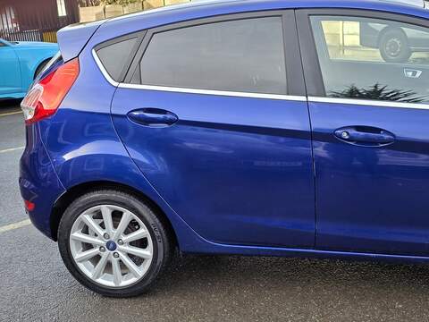 Ford Fiesta 1.0T EcoBoost Titanium Hatchback 5dr Petrol Powershift Euro 6 (100 ps) - U2291
