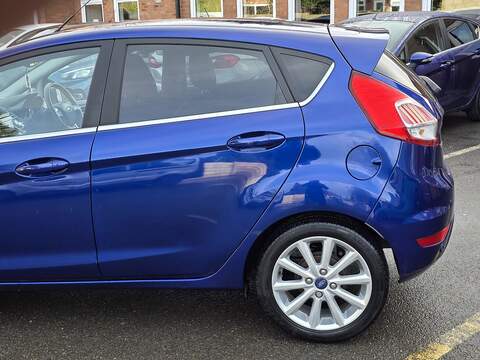 Ford Fiesta 1.0T EcoBoost Titanium Hatchback 5dr Petrol Powershift Euro 6 (100 ps) - U2291