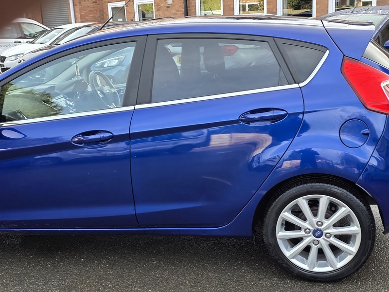 Ford Fiesta 1.0T EcoBoost Titanium Hatchback 5dr Petrol Powershift Euro 6 (100 ps) - U2291