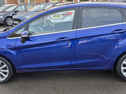Ford Fiesta 1.0T EcoBoost Titanium Hatchback 5dr Petrol Powershift Euro 6 (100 ps) - U2291