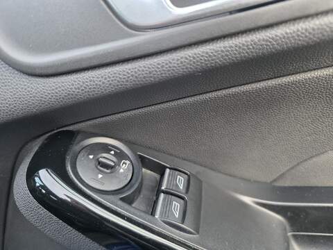 Ford Fiesta 1.0T EcoBoost Titanium Hatchback 5dr Petrol Powershift Euro 6 (100 ps) - U2291