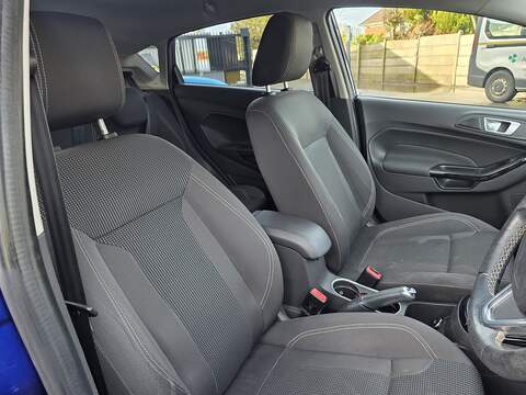 Ford Fiesta 1.0T EcoBoost Titanium Hatchback 5dr Petrol Powershift Euro 6 (100 ps) - U2291