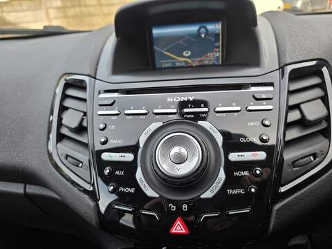 Ford Fiesta 1.0T EcoBoost Titanium Hatchback 5dr Petrol Powershift Euro 6 (100 ps) - U2291