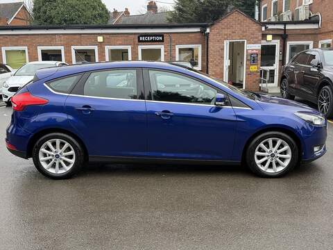 Ford Focus 1.0T EcoBoost Titanium Hatchback 5dr Petrol Auto Euro 6 (s/s) (125 ps) - U2295