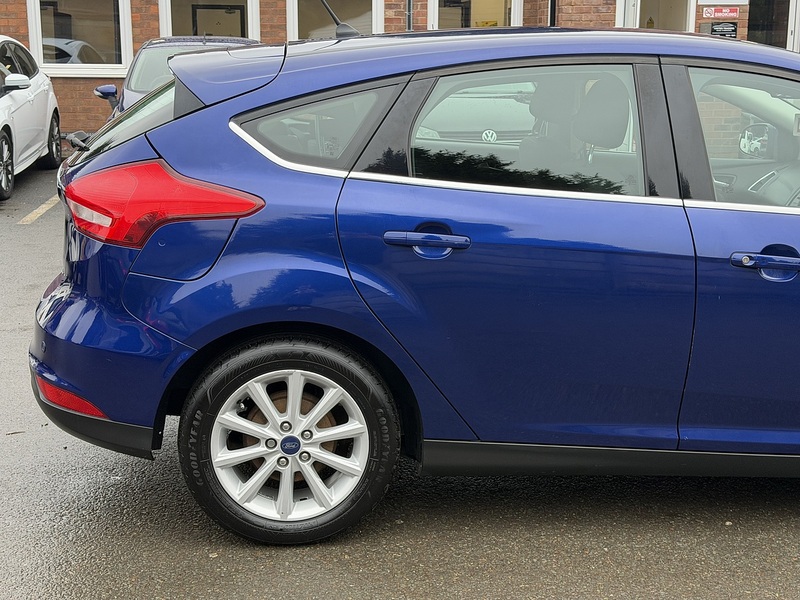 Ford Focus 1.0T EcoBoost Titanium Hatchback 5dr Petrol Auto Euro 6 (s/s) (125 ps) - U2295