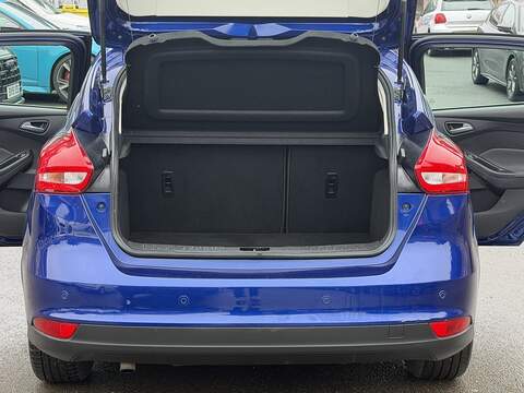 Ford Focus 1.0T EcoBoost Titanium Hatchback 5dr Petrol Auto Euro 6 (s/s) (125 ps) - U2295