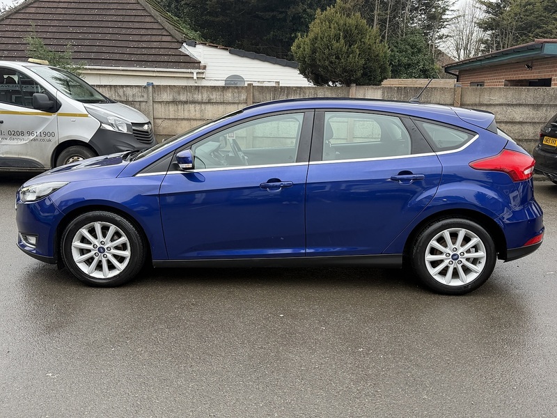 Ford Focus 1.0T EcoBoost Titanium Hatchback 5dr Petrol Auto Euro 6 (s/s) (125 ps) - U2295