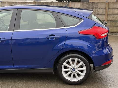 Ford Focus 1.0T EcoBoost Titanium Hatchback 5dr Petrol Auto Euro 6 (s/s) (125 ps) - U2295