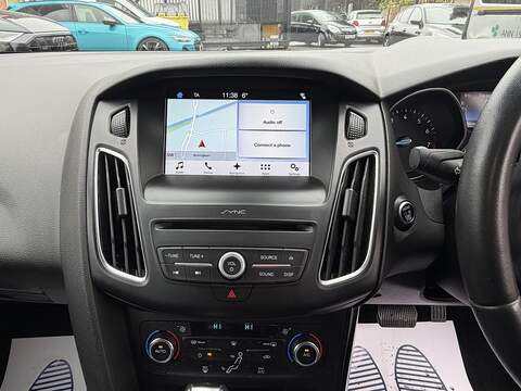 Ford Focus 1.0T EcoBoost Titanium Hatchback 5dr Petrol Auto Euro 6 (s/s) (125 ps) - U2295