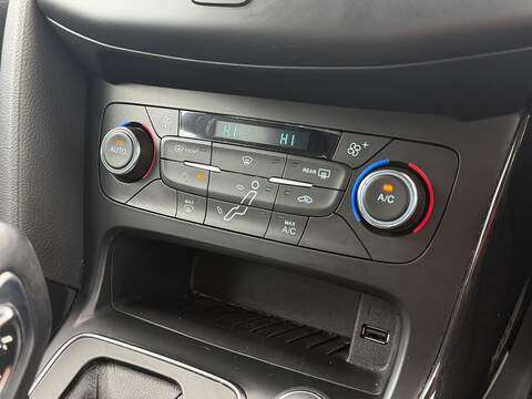 Ford Focus 1.0T EcoBoost Titanium Hatchback 5dr Petrol Auto Euro 6 (s/s) (125 ps) - U2295