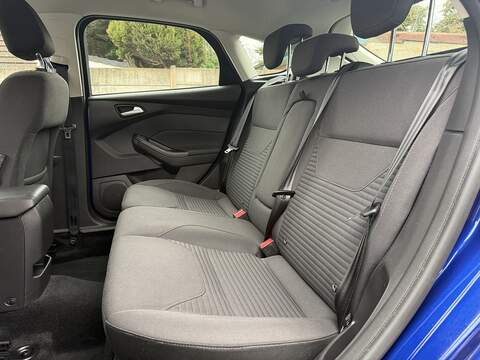 Ford Focus 1.0T EcoBoost Titanium Hatchback 5dr Petrol Auto Euro 6 (s/s) (125 ps) - U2295