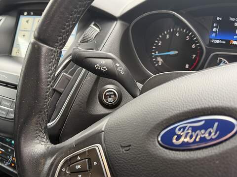 Ford Focus 1.0T EcoBoost Titanium Hatchback 5dr Petrol Auto Euro 6 (s/s) (125 ps) - U2295