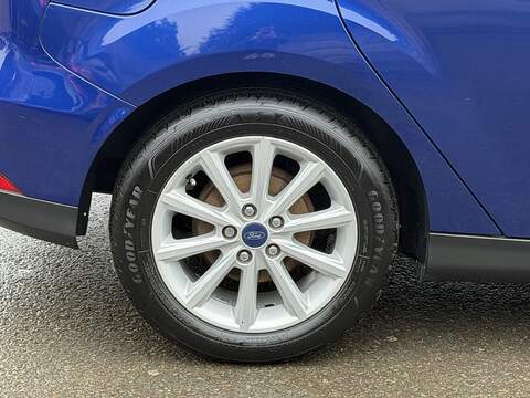Ford Focus 1.0T EcoBoost Titanium Hatchback 5dr Petrol Auto Euro 6 (s/s) (125 ps) - U2295
