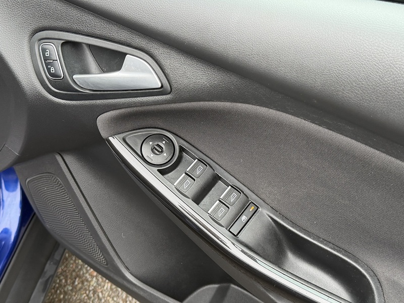 Ford Focus 1.0T EcoBoost Titanium Hatchback 5dr Petrol Auto Euro 6 (s/s) (125 ps) - U2295