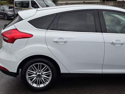 Ford Focus 1.0T EcoBoost Zetec Edition Hatchback 5dr Petrol Auto Euro 6 (s/s) (125 ps) - U2297