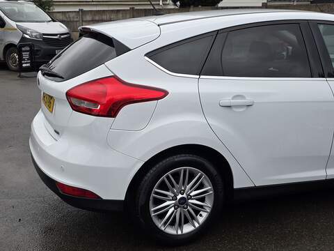 Ford Focus 1.0T EcoBoost Zetec Edition Hatchback 5dr Petrol Auto Euro 6 (s/s) (125 ps) - U2297