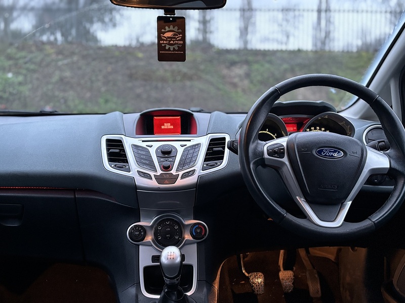 Ford Fiesta Zetec - U2298