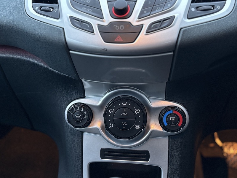 Ford Fiesta Zetec - U2298