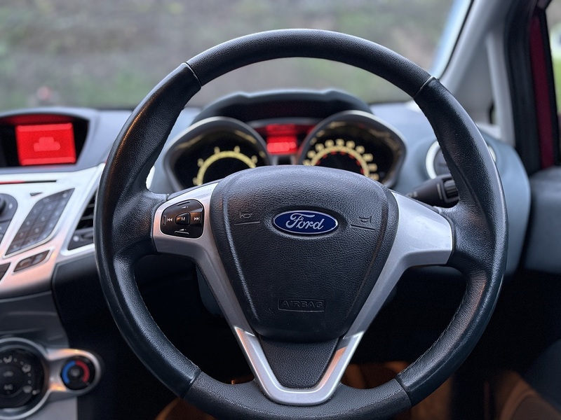 Ford Fiesta Zetec - U2298