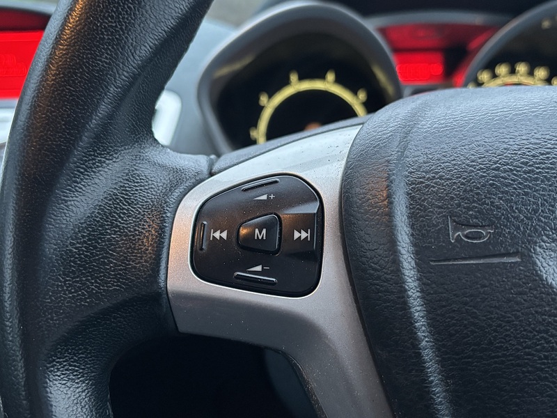 Ford Fiesta Zetec - U2298