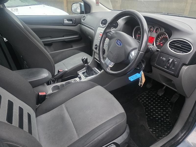 Ford Focus 1.6 Zetec Hatchback 5dr Petrol Manual (161 g/km, 99 bhp) - U2309