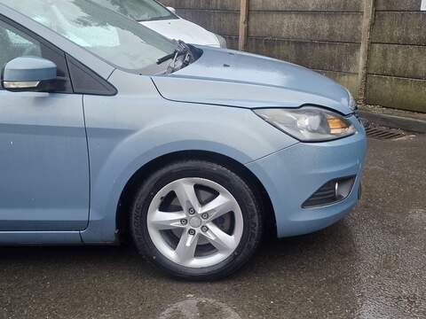 Ford Focus 1.6 Zetec Hatchback 5dr Petrol Manual (161 g/km, 99 bhp) - U2309