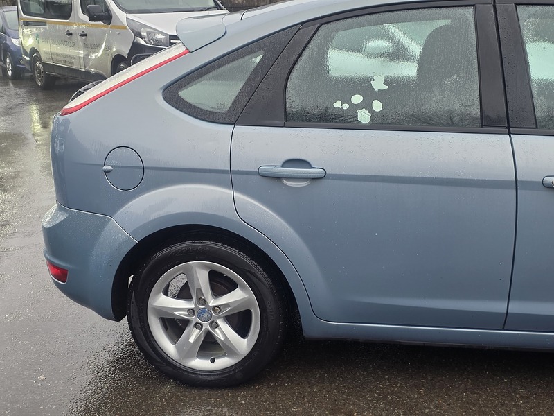 Ford Focus 1.6 Zetec Hatchback 5dr Petrol Manual (161 g/km, 99 bhp) - U2309