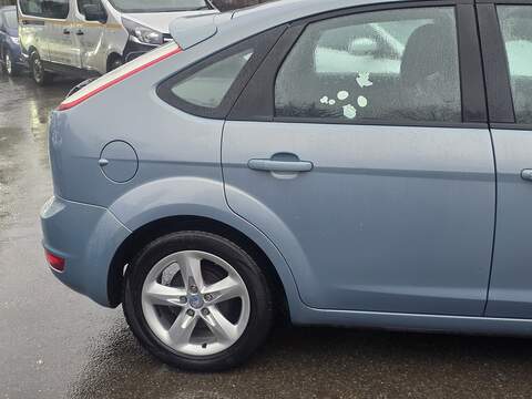 Ford Focus 1.6 Zetec Hatchback 5dr Petrol Manual (161 g/km, 99 bhp) - U2309