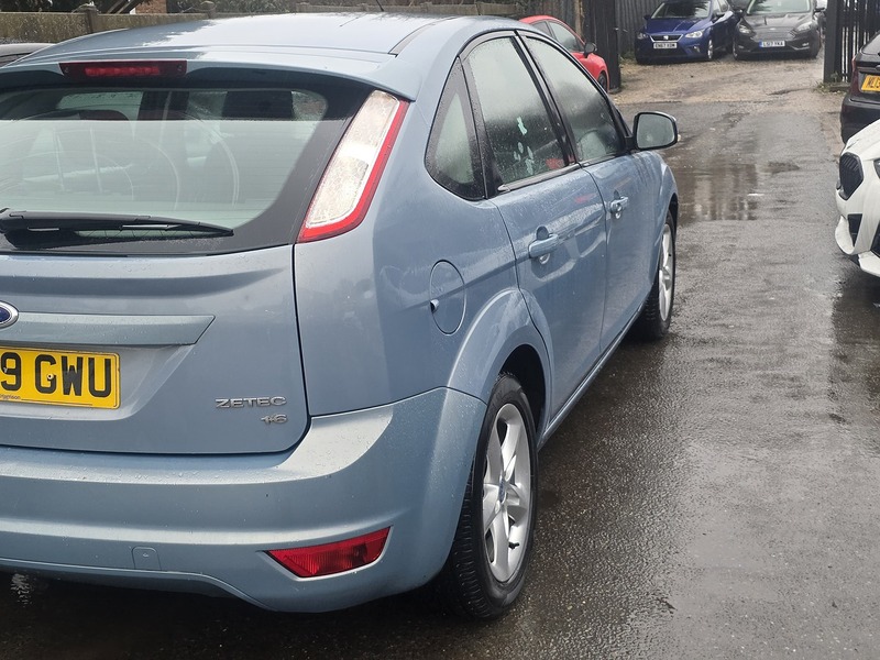 Ford Focus 1.6 Zetec Hatchback 5dr Petrol Manual (161 g/km, 99 bhp) - U2309