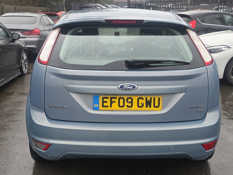 Ford Focus 1.6 Zetec Hatchback 5dr Petrol Manual (161 g/km, 99 bhp) - U2309