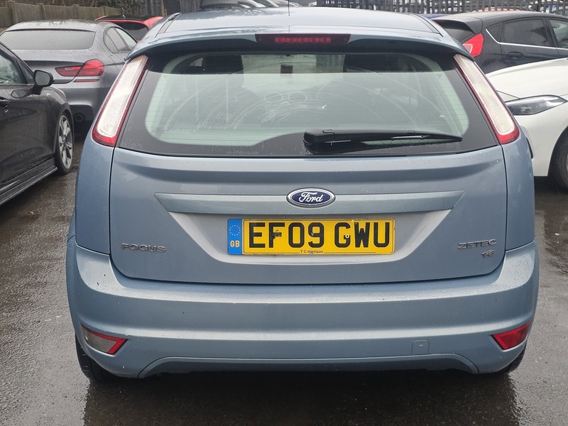 Ford Focus 1.6 Zetec Hatchback 5dr Petrol Manual (161 g/km, 99 bhp) - U2309