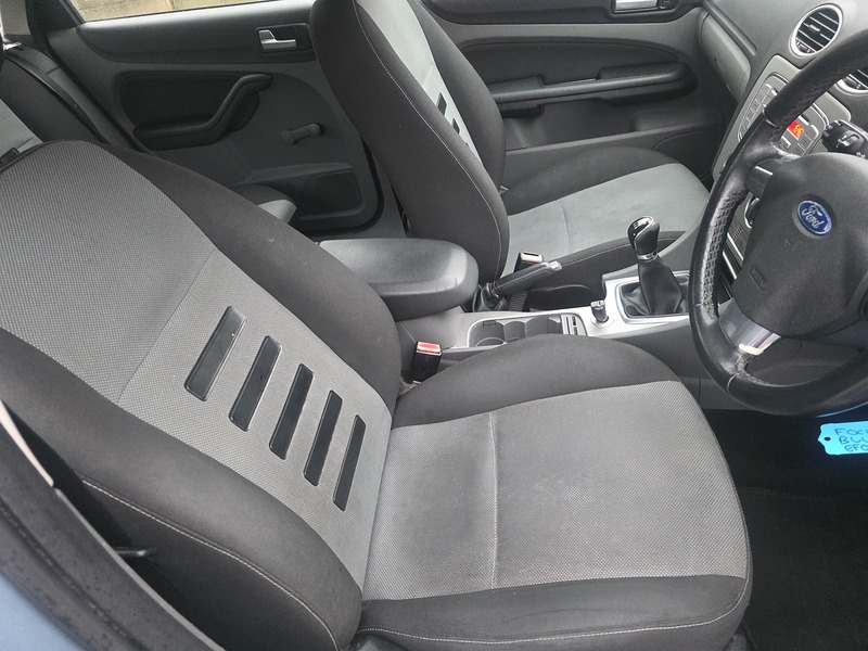 Ford Focus 1.6 Zetec Hatchback 5dr Petrol Manual (161 g/km, 99 bhp) - U2309