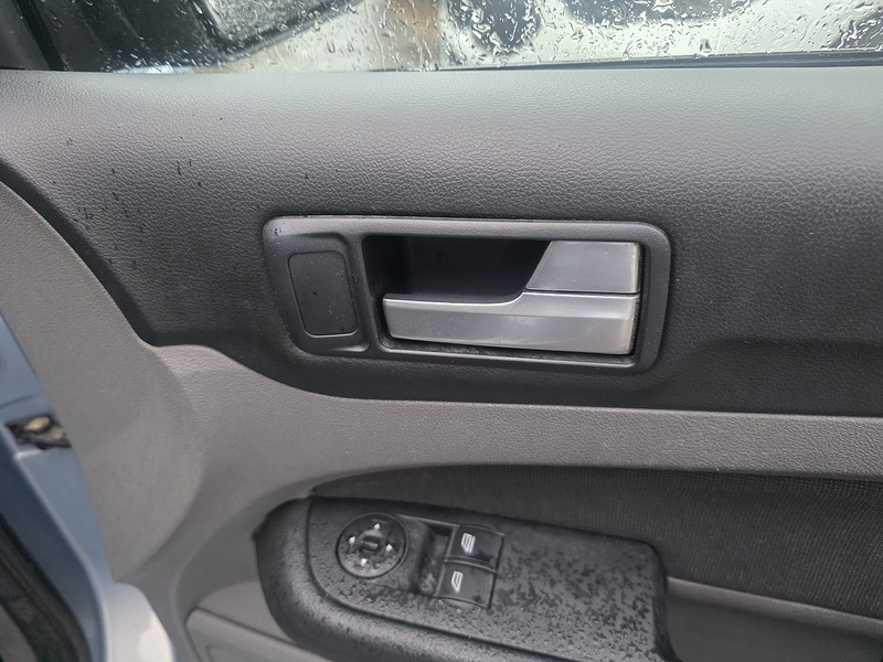 Ford Focus 1.6 Zetec Hatchback 5dr Petrol Manual (161 g/km, 99 bhp) - U2309