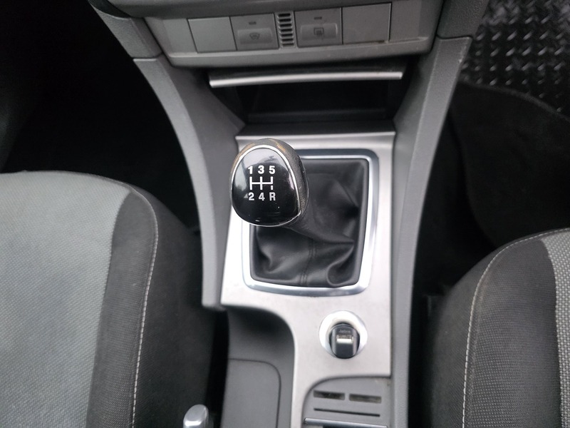 Ford Focus 1.6 Zetec Hatchback 5dr Petrol Manual (161 g/km, 99 bhp) - U2309