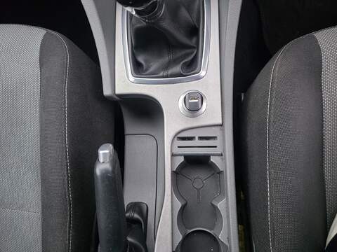 Ford Focus 1.6 Zetec Hatchback 5dr Petrol Manual (161 g/km, 99 bhp) - U2309