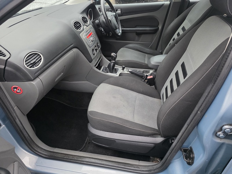 Ford Focus 1.6 Zetec Hatchback 5dr Petrol Manual (161 g/km, 99 bhp) - U2309